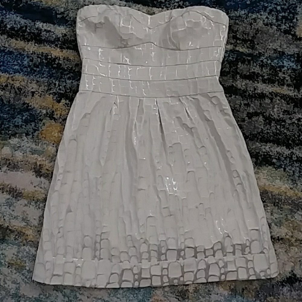 Strapless dress
